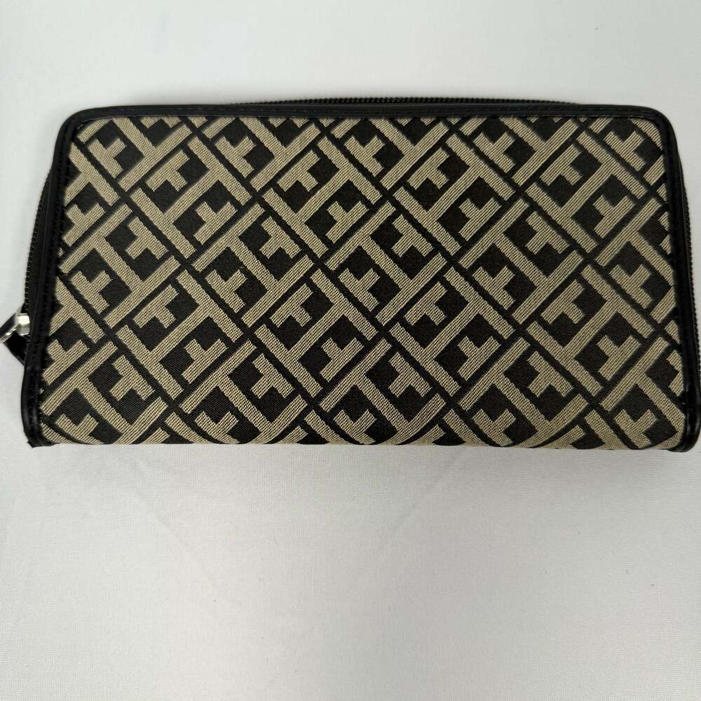 Tommy Hilfiger Monogram Logo Zip Around Wallet Black Tan - Picture 3 of 7